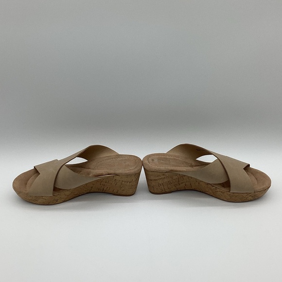 293. Chinese Laundry Tan Slip-On Wedge Sandals NWOT Size 9 - Picture 1 of 5